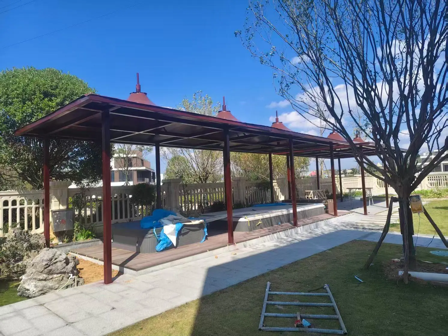 贵州天柱园区小区膜结构停车棚怎么选?本地源头工厂拆解三大坑,避开返修翻倍成本