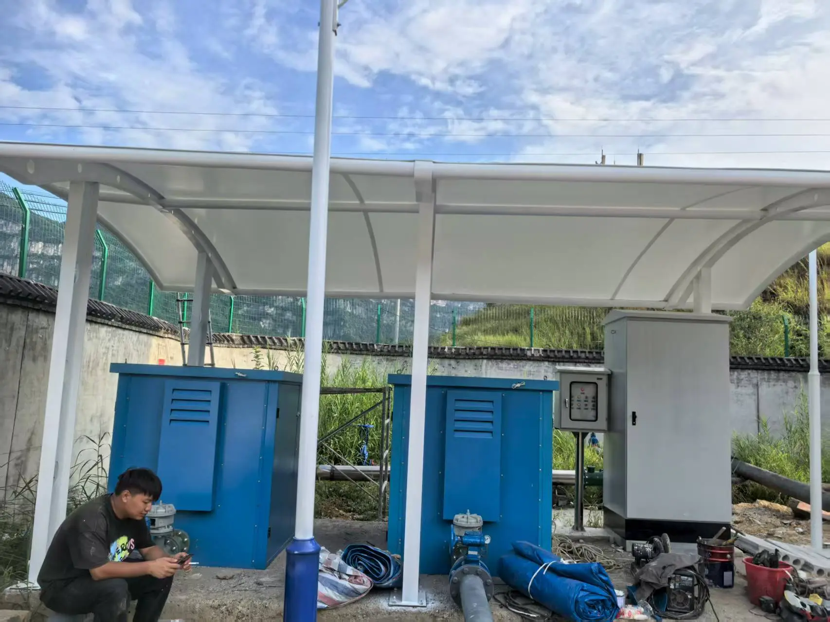 贵州天柱膜结构棚怎么选？多雨高湿山区，避开低价铁皮棚与劣质膜材坑